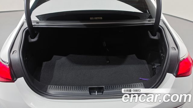 Mercedes-Benz E-Class 2026 — photo 24