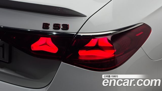 Mercedes-Benz E-Class 2026 — photo 9