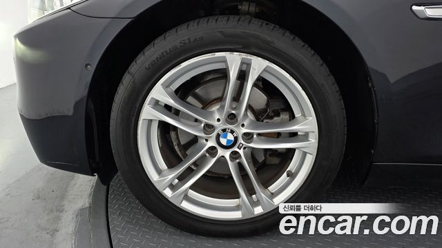 BMW 5-Series 2016 — photo 5