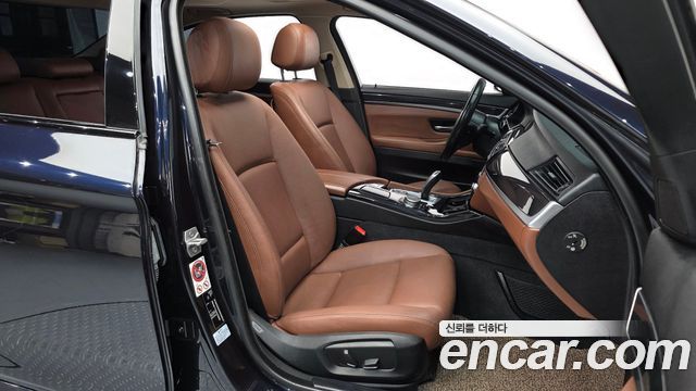 BMW 5-Series 2016 — photo 11