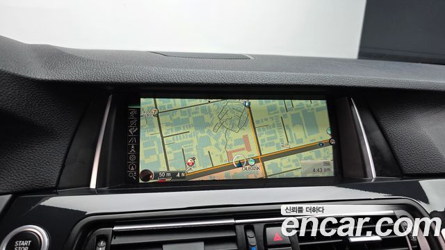 BMW 5-Series 2016 — photo 13