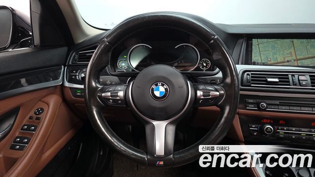 BMW 5-Series 2016 — photo 14