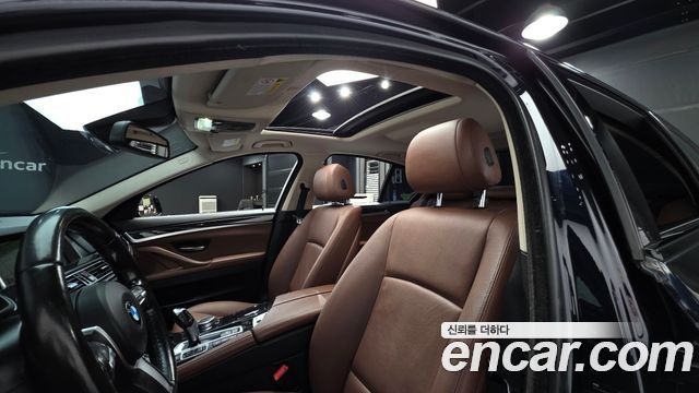 BMW 5-Series 2016 — photo 19