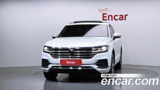 Volkswagen Touareg 2021 — photo 3
