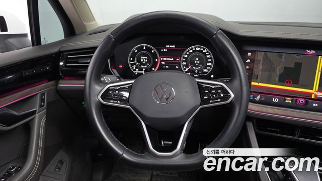 Volkswagen Touareg 2021 — photo 13