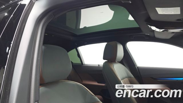BMW 5-Series 2024 — photo 17