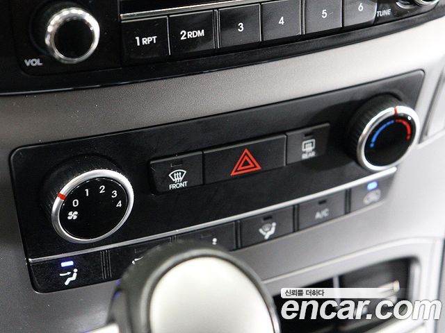 Hyundai Starex 2021 — photo 12
