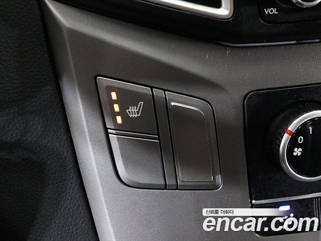 Hyundai Starex 2021 — photo 13