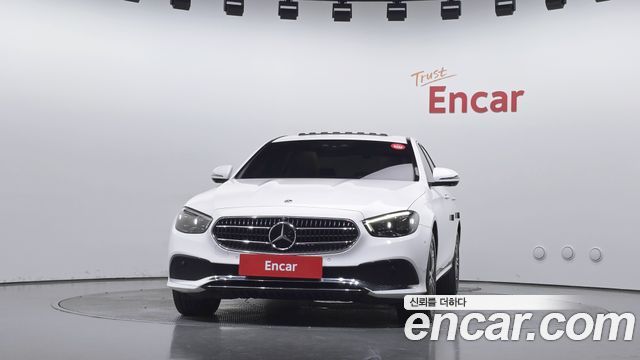Mercedes-Benz E-Class 2022 — photo 3