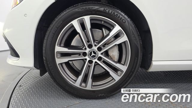 Mercedes-Benz E-Class 2022 — photo 5