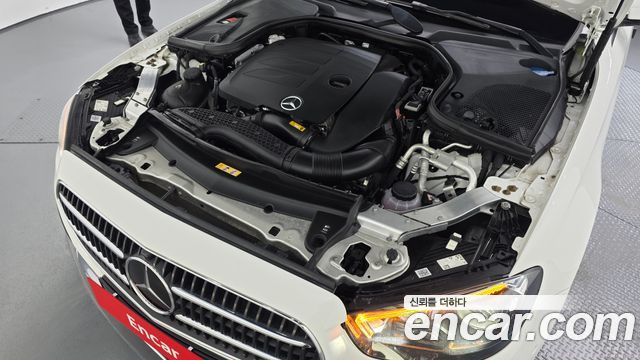 Mercedes-Benz E-Class 2022 — photo 6