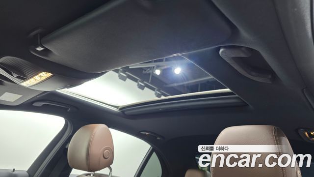 Mercedes-Benz E-Class 2022 — photo 22