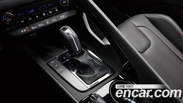 Hyundai AVANTE 2025 — photo 12