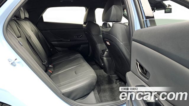 Hyundai AVANTE 2025 — photo 18