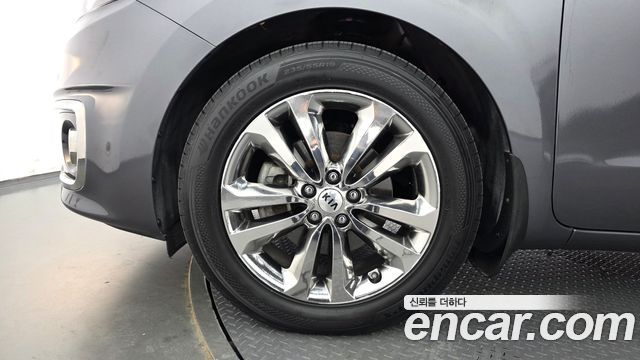 Kia Canival 2018 — photo 5