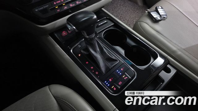 Kia Canival 2018 — photo 9