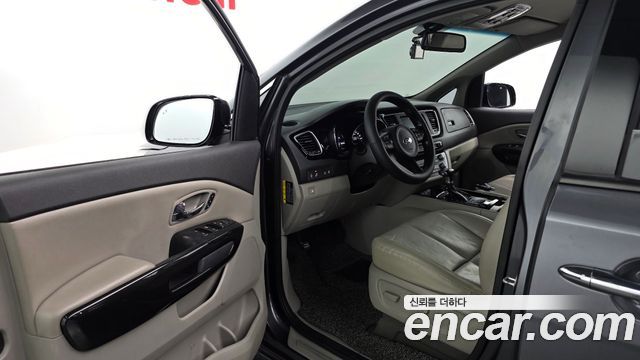 Kia Canival 2018 — photo 10