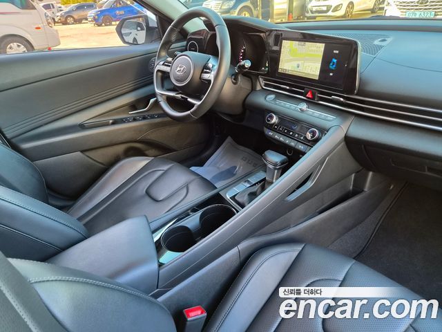 Hyundai AVANTE 2021 — photo 17