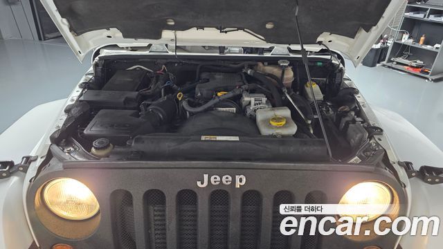 Jeep Wrangler 2012 — photo 6