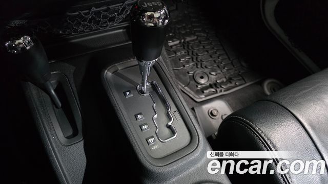 Jeep Wrangler 2012 — photo 9