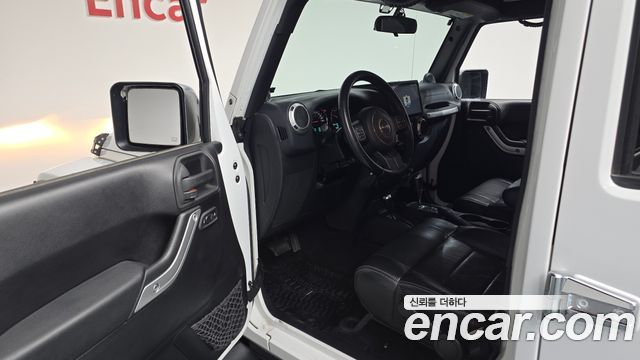 Jeep Wrangler 2012 — photo 10