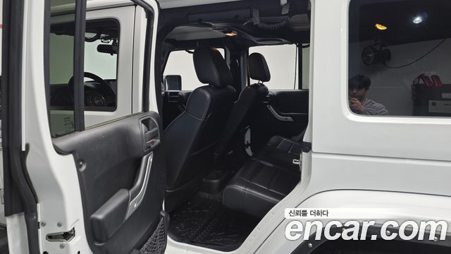 Jeep Wrangler 2012 — photo 11
