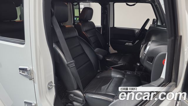 Jeep Wrangler 2012 — photo 12