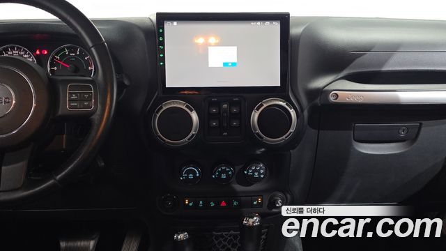 Jeep Wrangler 2012 — photo 19