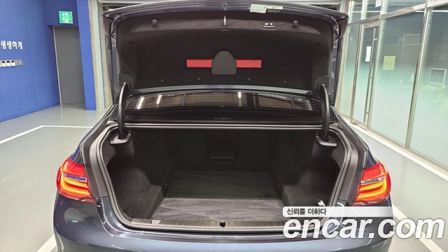 BMW 7-Series 2016 — photo 8