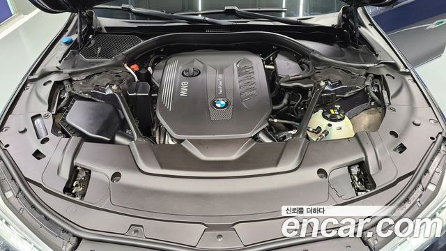 BMW 7-Series 2016 — photo 9