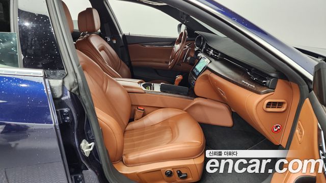 Maserati Quattroporte 2018 — photo 11