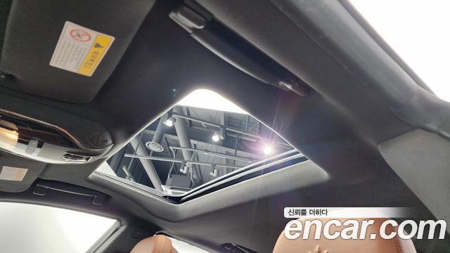 Maserati Quattroporte 2018 — photo 18