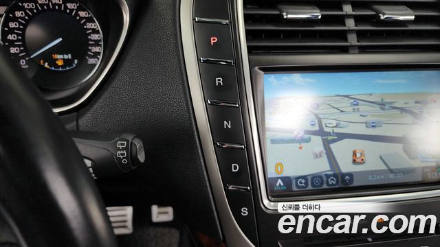 Lincoln MKX 2016 — photo 9