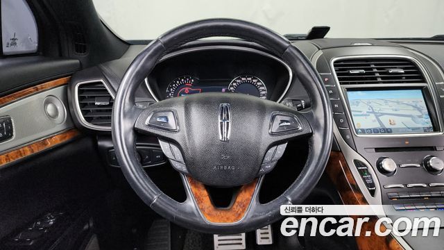 Lincoln MKX 2016 — photo 13