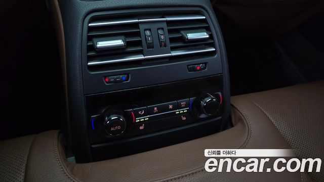 BMW 6-Series 2013 — photo 18