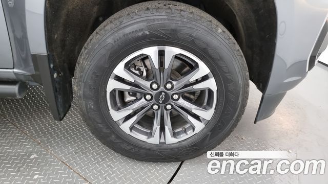 Chevrolet Korea Colorado 2021 — photo 12