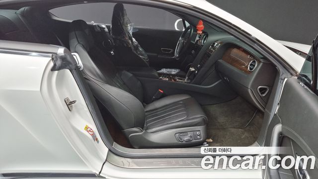 Bentley Continental 2013 — photo 10