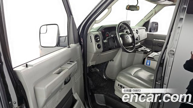 Ford E-Series 2012 — photo 10