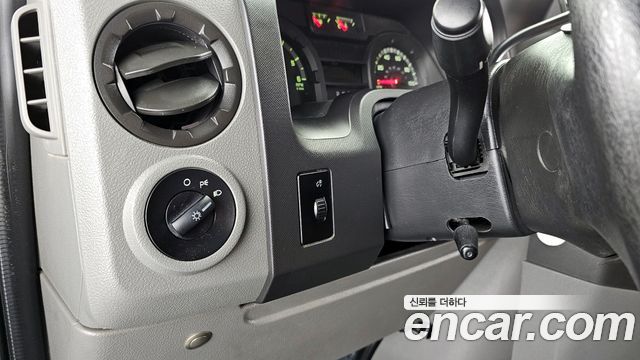 Ford E-Series 2012 — photo 16