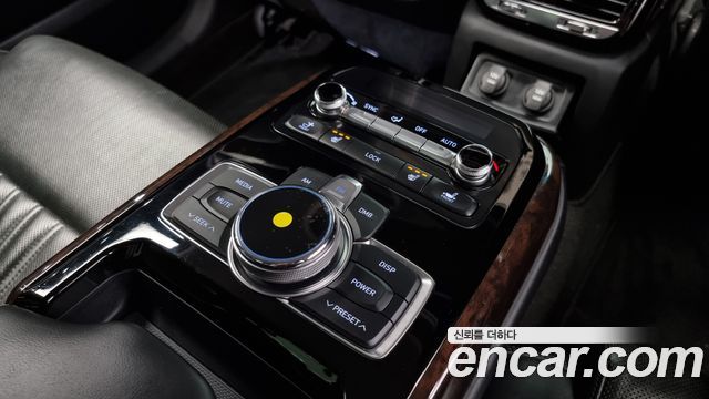 Genesis EQ900 2016 — photo 18