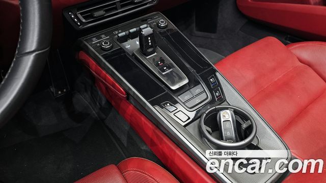 Porsche 911 2020 — photo 9
