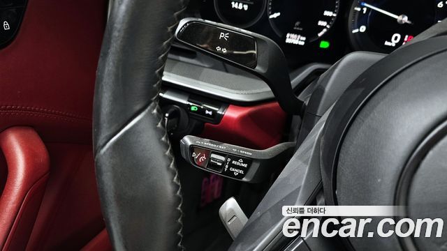 Porsche 911 2020 — photo 18
