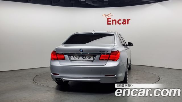BMW 7-Series 2011 — photo 4