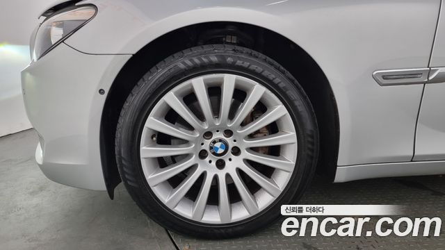 BMW 7-Series 2011 — photo 5
