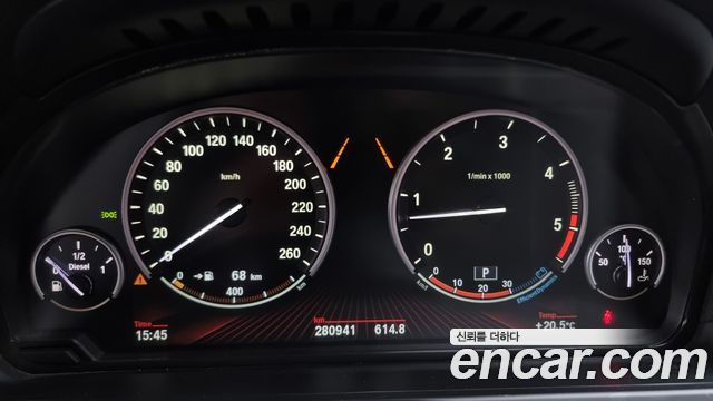BMW 7-Series 2011 — photo 8