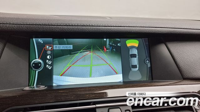 BMW 7-Series 2011 — photo 17
