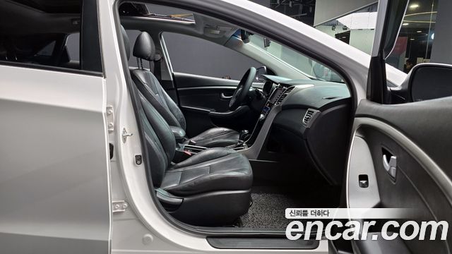 Hyundai i30 2012 — photo 10