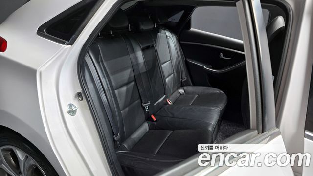 Hyundai i30 2012 — photo 12