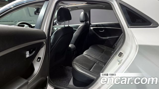Hyundai i30 2012 — photo 13