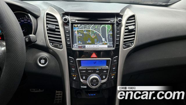 Hyundai i30 2012 — photo 17
